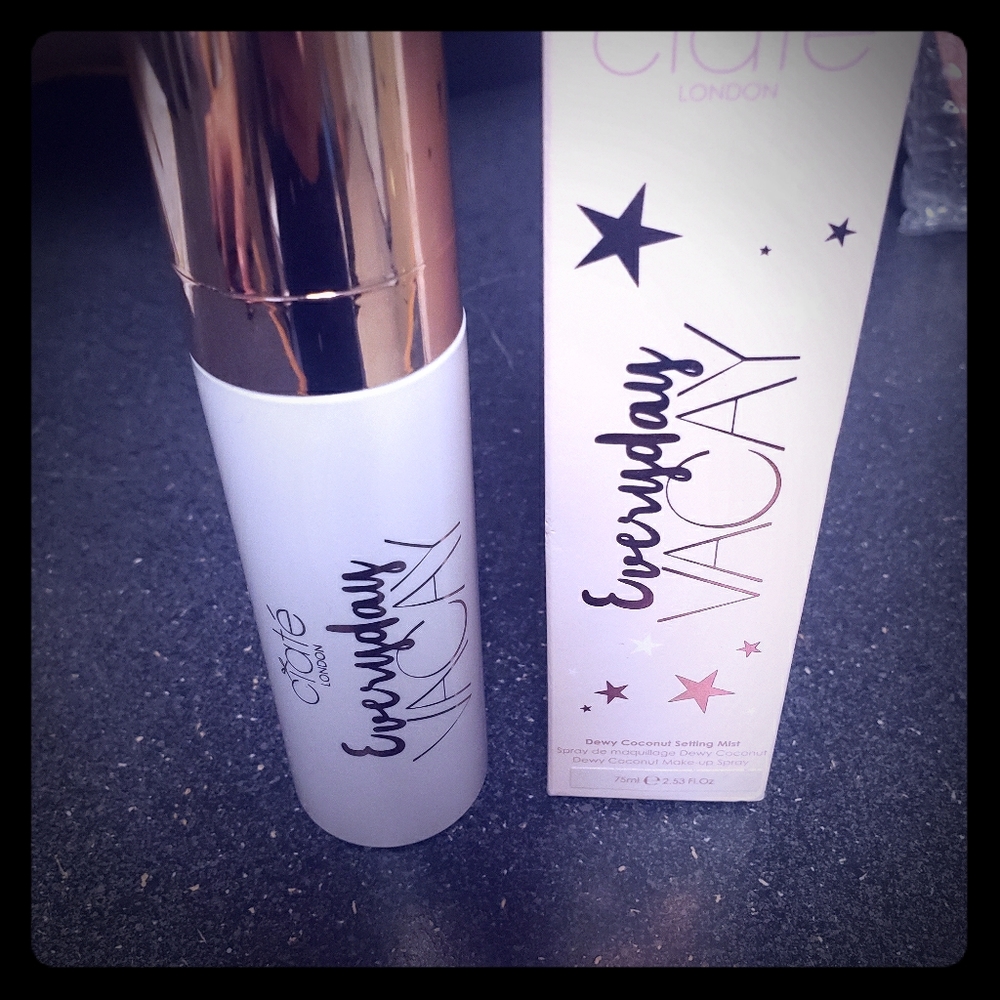 Dewey Coconut Setting Mist